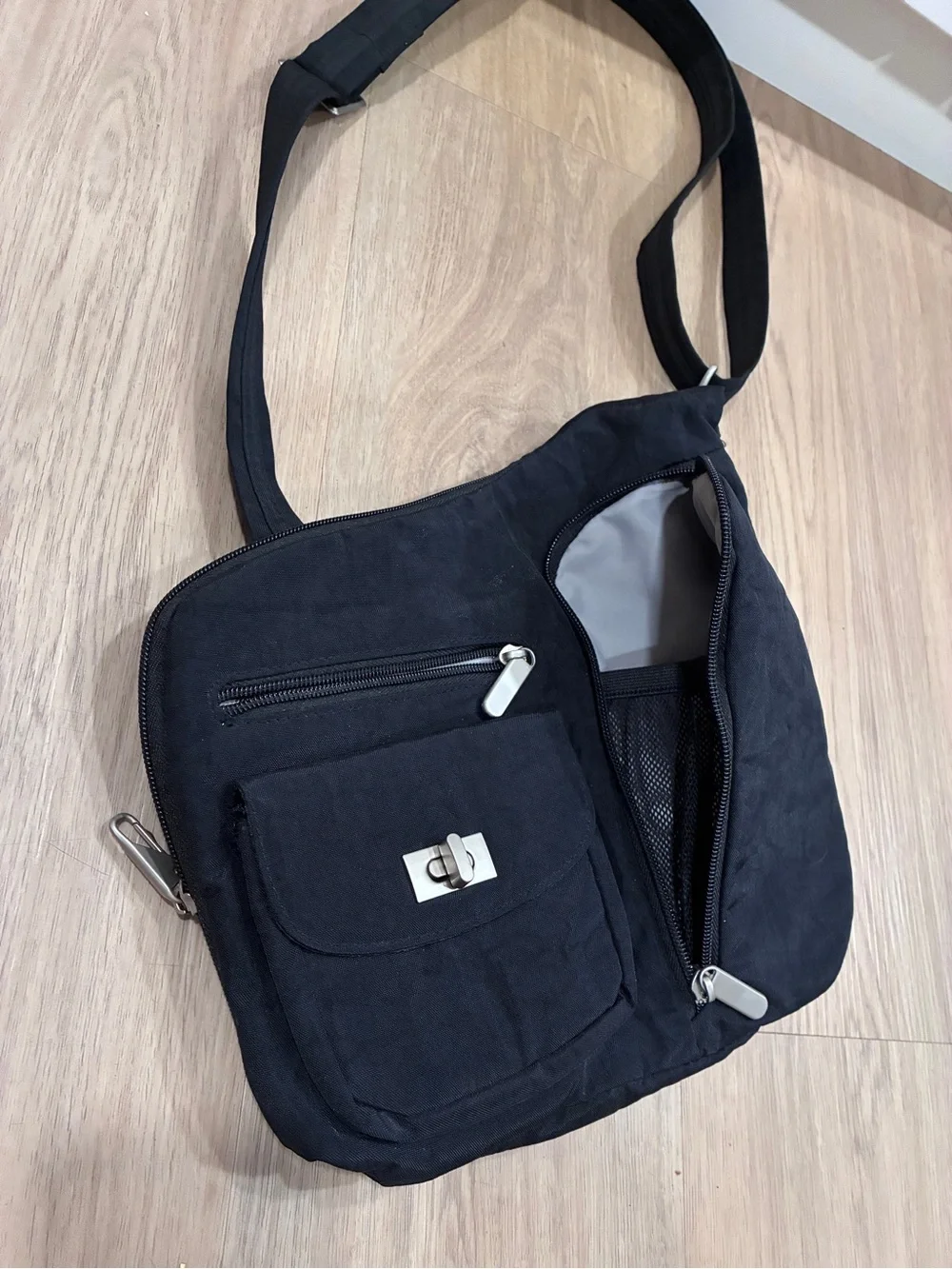 N/A versatile black